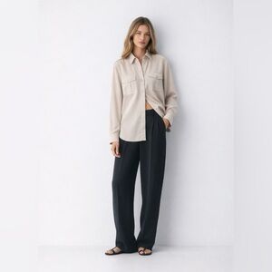 The Effortless Women Pant™ - Crepette New with tag. Size 6. Black